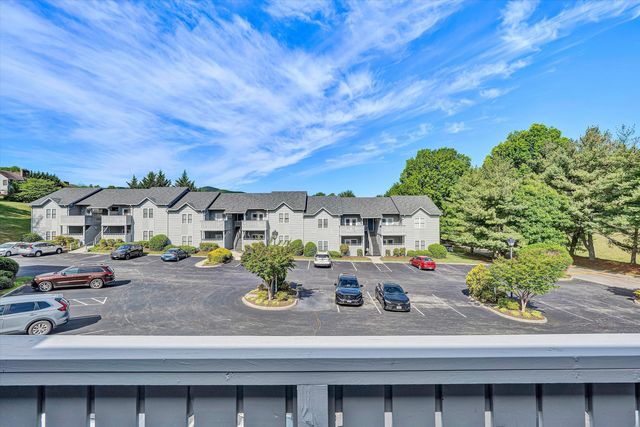 1913 S Clearing RD, Salem, VA 24153