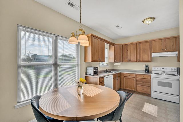 1913 S Clearing RD, Salem, VA 24153