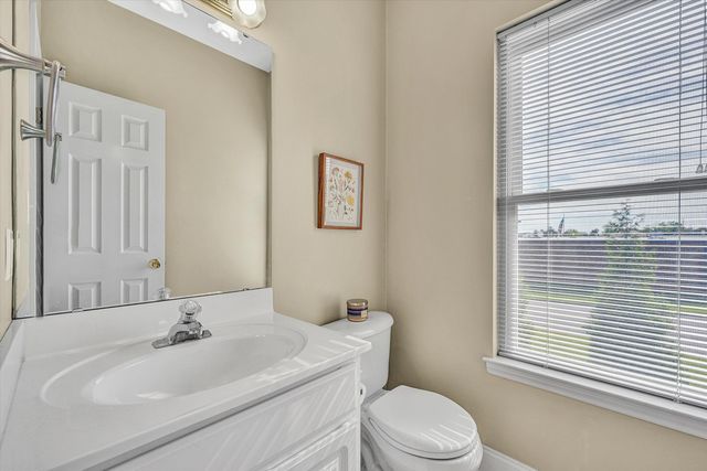 1913 S Clearing RD, Salem, VA 24153