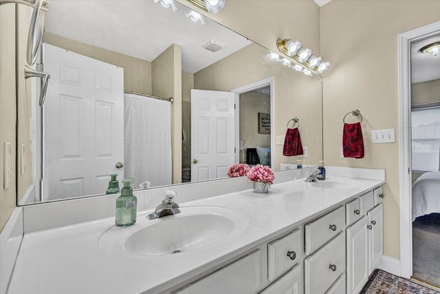 1913 S Clearing RD, Salem, VA 24153