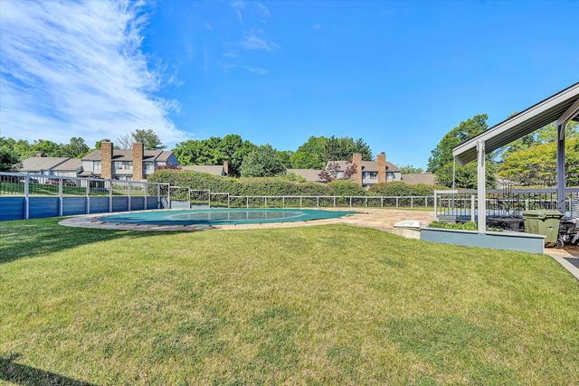 1913 S Clearing RD, Salem, VA 24153