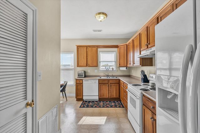 1913 S Clearing RD, Salem, VA 24153