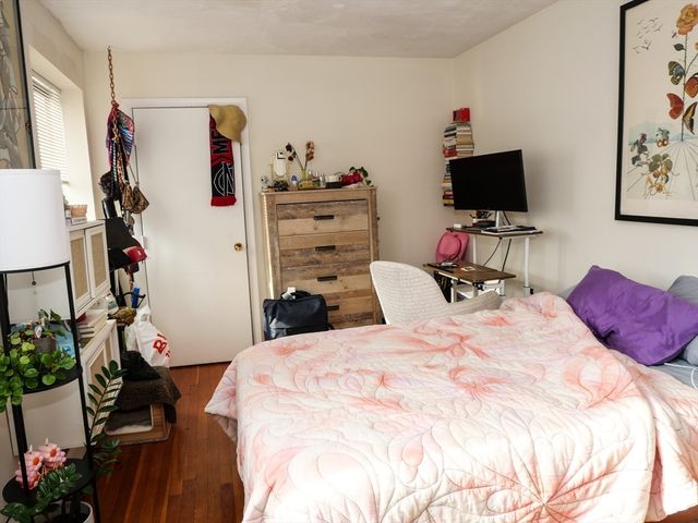 1027 Commonwelath Ave 10, Boston, MA 02215