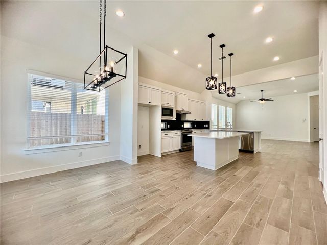 10642 Blossom Rive Drive, Missouri City, TX 77459