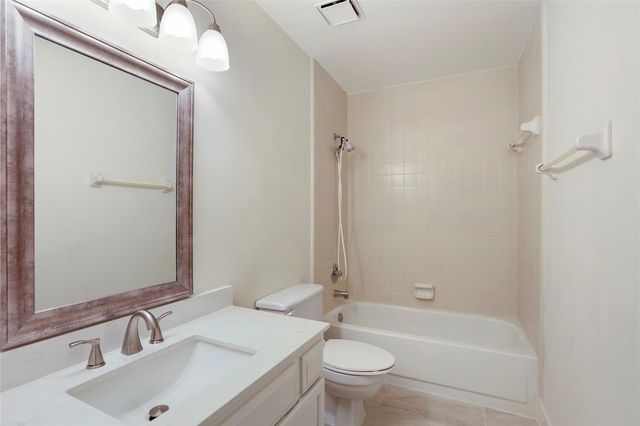 28 Sawmill Grove Lane, The Woodlands, TX 77380