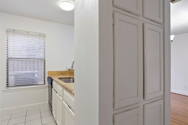 28 Sawmill Grove Lane, The Woodlands, TX 77380