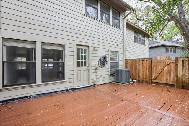 28 Sawmill Grove Lane, The Woodlands, TX 77380