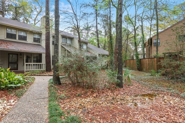 28 Sawmill Grove Lane, The Woodlands, TX 77380