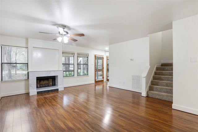 28 Sawmill Grove Lane, The Woodlands, TX 77380