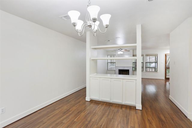 28 Sawmill Grove Lane, The Woodlands, TX 77380