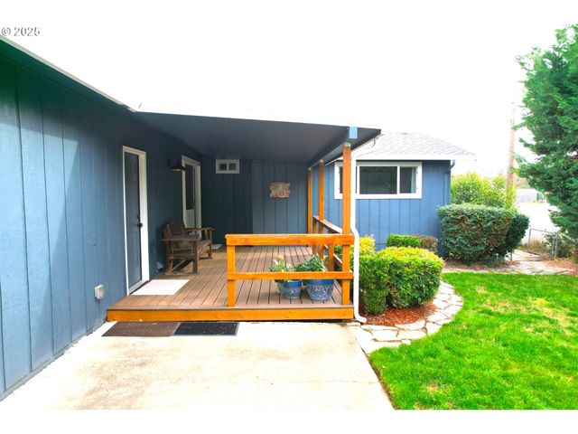 132 ASPEN Ct, Roseburg, OR 97471