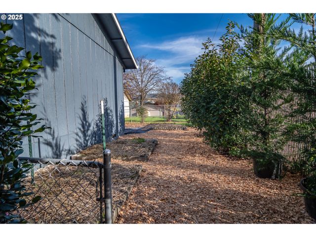 132 ASPEN Ct, Roseburg, OR 97471