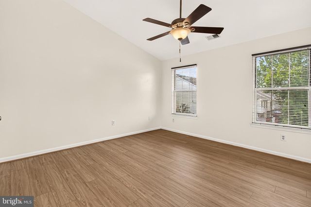 14637 STREAM POND DR, Centreville, VA 20120