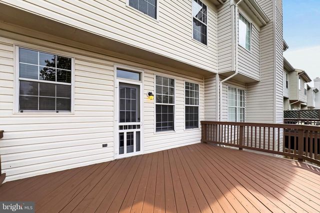 14637 STREAM POND DR, Centreville, VA 20120