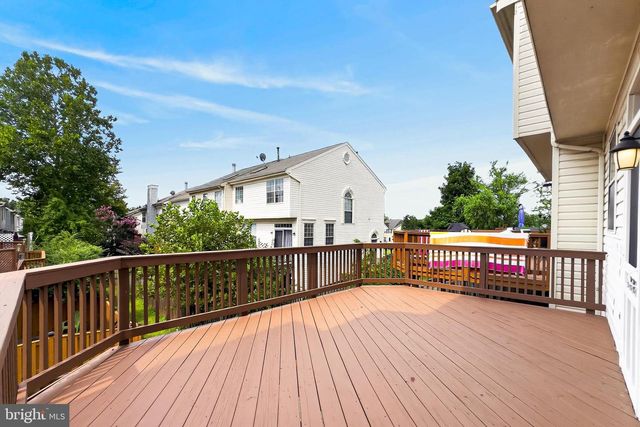 14637 STREAM POND DR, Centreville, VA 20120
