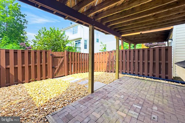 14637 STREAM POND DR, Centreville, VA 20120