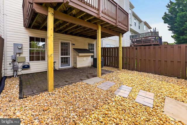 14637 STREAM POND DR, Centreville, VA 20120
