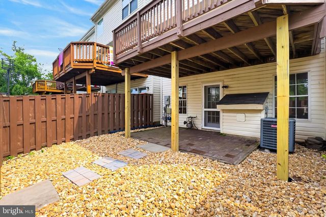 14637 STREAM POND DR, Centreville, VA 20120