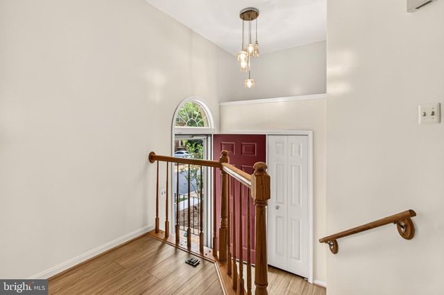 14637 STREAM POND DR, Centreville, VA 20120