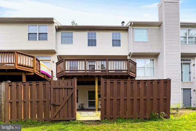 14637 STREAM POND DR, Centreville, VA 20120