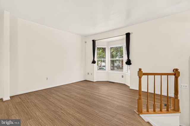 14637 STREAM POND DR, Centreville, VA 20120