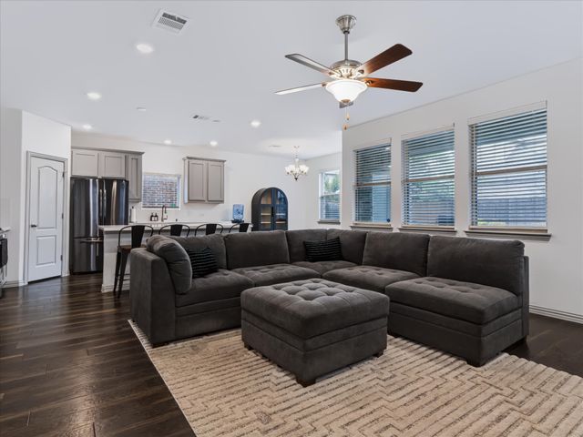 1387 Bonanza Lane, Lewisville, TX 75077