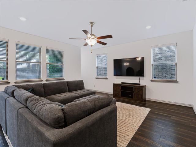1387 Bonanza Lane, Lewisville, TX 75077