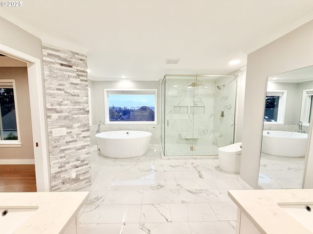 3492 VISTA RIDGE Dr, West Linn, OR 97068