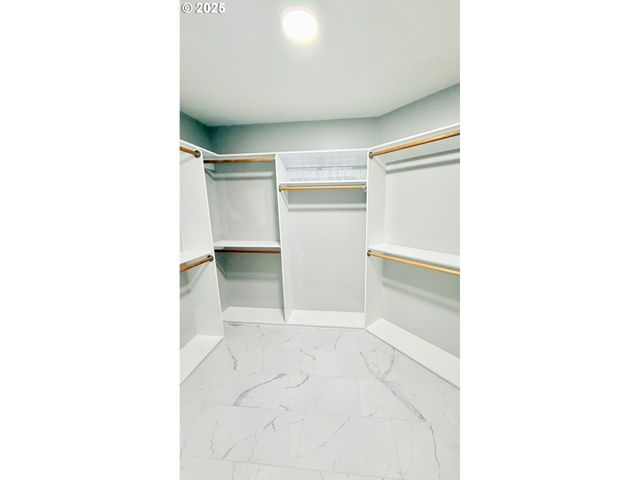 3492 VISTA RIDGE Dr, West Linn, OR 97068