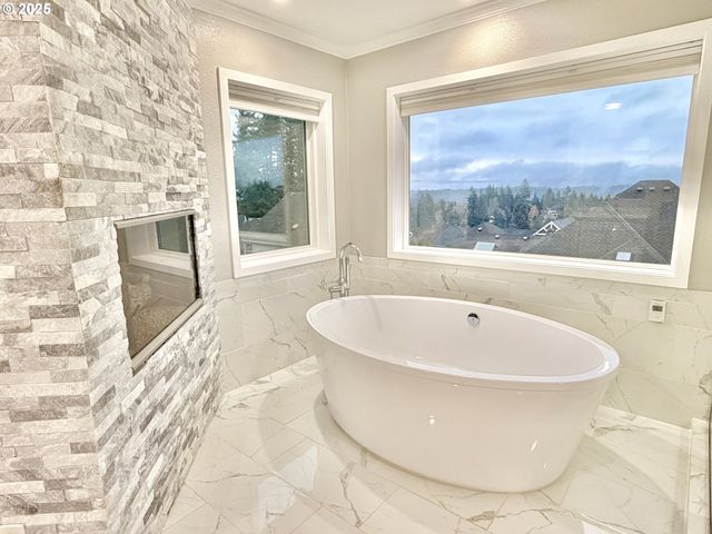 3492 VISTA RIDGE Dr, West Linn, OR 97068