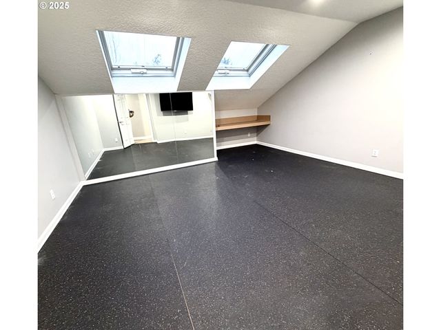 3492 VISTA RIDGE Dr, West Linn, OR 97068