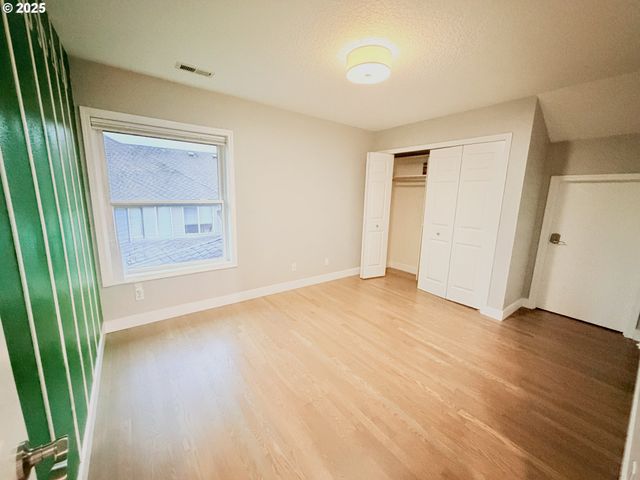 3492 VISTA RIDGE Dr, West Linn, OR 97068