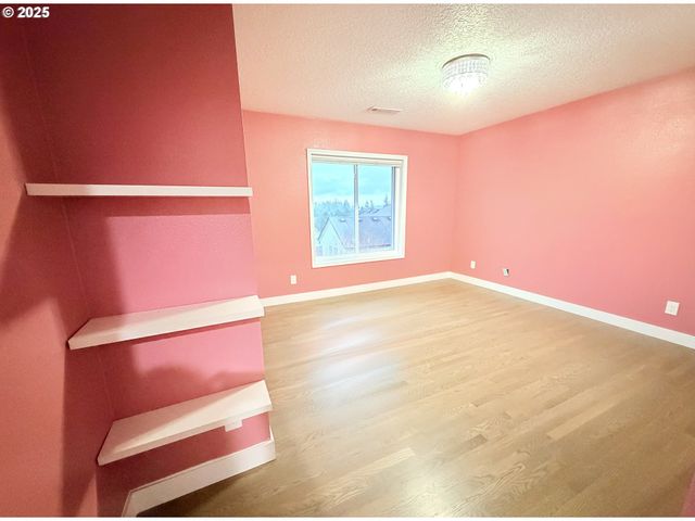 3492 VISTA RIDGE Dr, West Linn, OR 97068