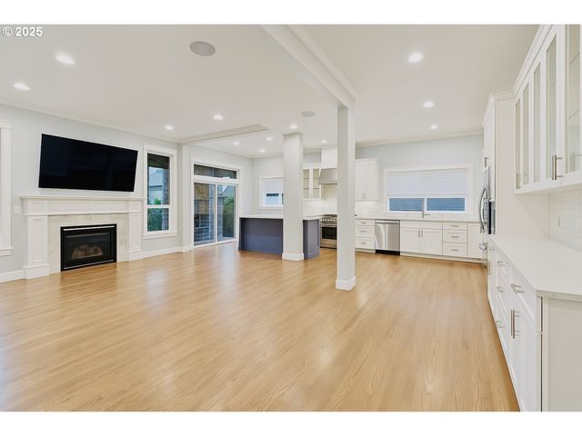 3492 VISTA RIDGE Dr, West Linn, OR 97068