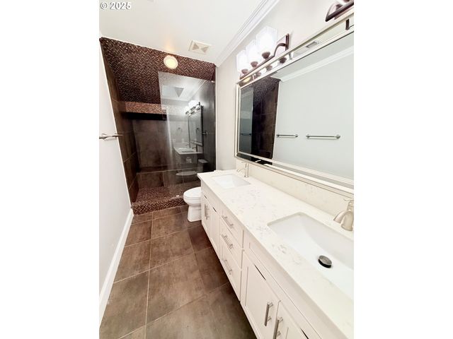 3492 VISTA RIDGE Dr, West Linn, OR 97068