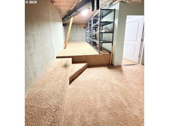 3492 VISTA RIDGE Dr, West Linn, OR 97068