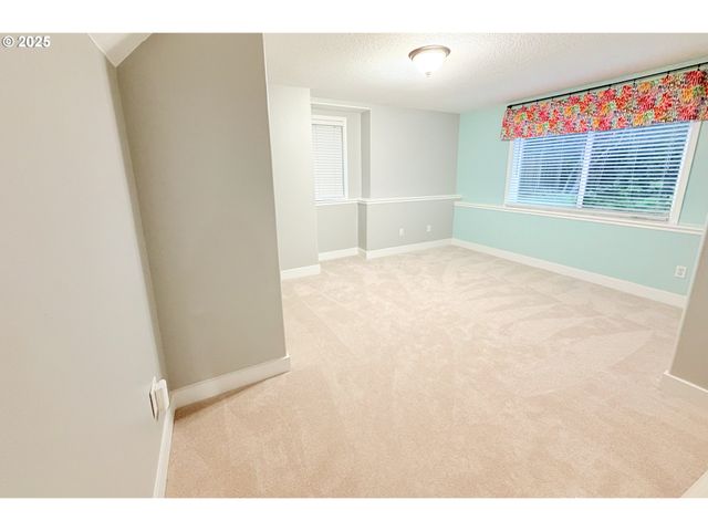 3492 VISTA RIDGE Dr, West Linn, OR 97068