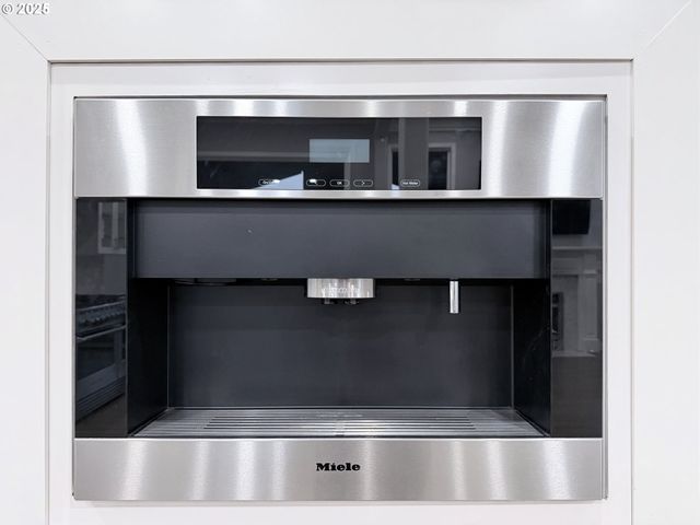 3492 VISTA RIDGE Dr, West Linn, OR 97068