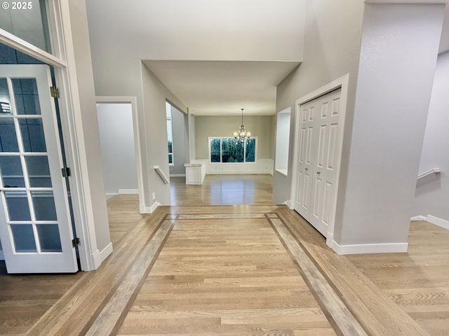 3492 VISTA RIDGE Dr, West Linn, OR 97068