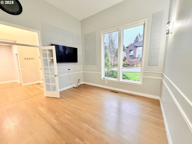 3492 VISTA RIDGE Dr, West Linn, OR 97068