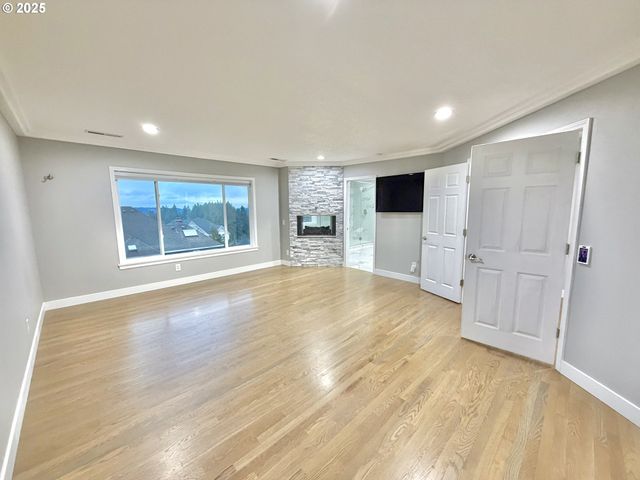 3492 VISTA RIDGE Dr, West Linn, OR 97068