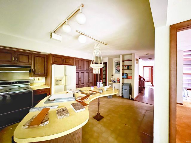 694 N 400 W, West Lafayette, IN 47906