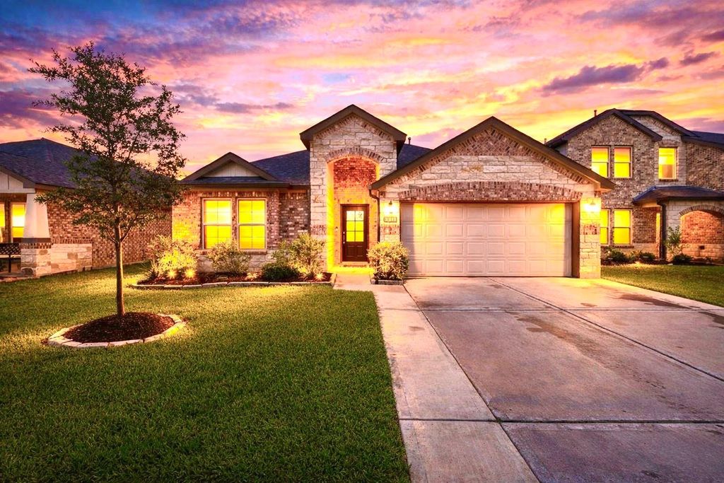 5311 Latigo Court, Alvin, TX 77511