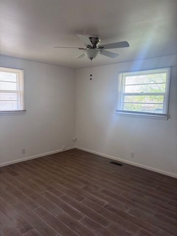 112 Maple Dr, Hendersonville, TN 37075