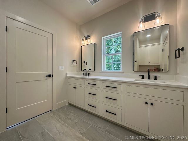 12351 Longboard Loop, Kingston, OK 73439