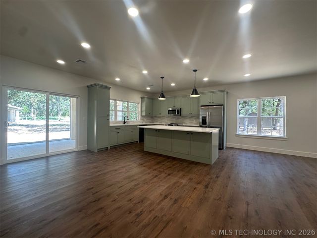 12351 Longboard Loop, Kingston, OK 73439