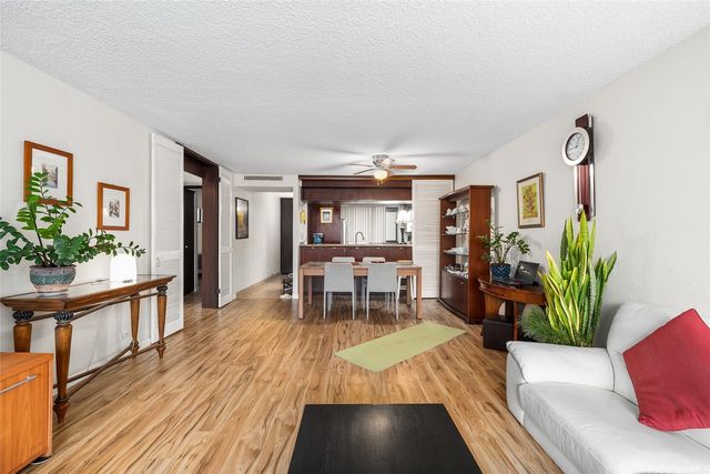 500 Lunalilo Home Road 26L, Honolulu, HI 96825