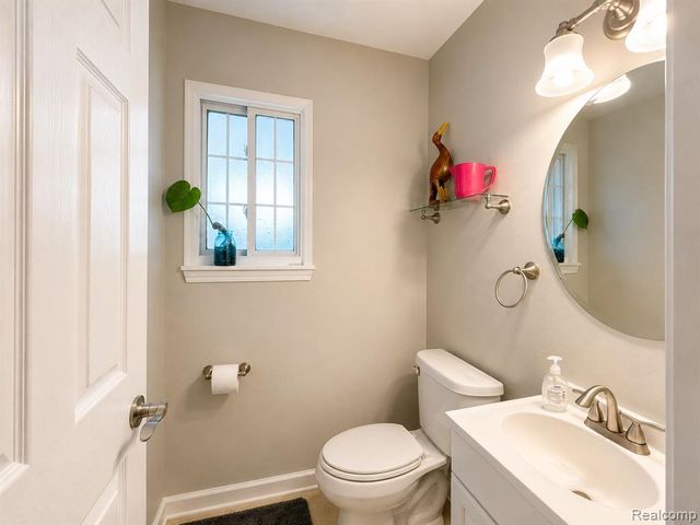 2754 Denise Drive, Troy, MI 48085