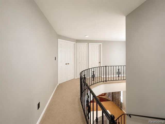 2754 Denise Drive, Troy, MI 48085