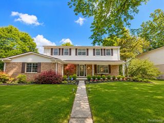 2754 Denise Drive, Troy, MI 48085